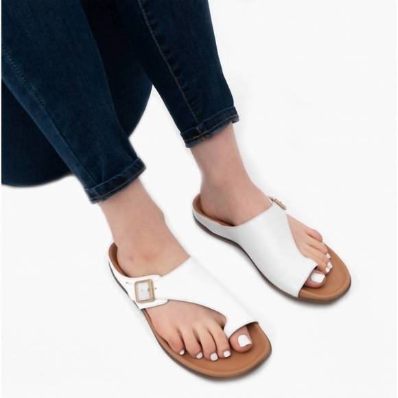 NEW STRIVE java sandals in white - Picture 2 of 6
